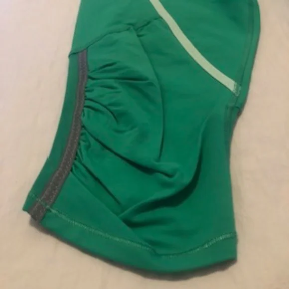 Lululemon Crops - Picture 2 of 10